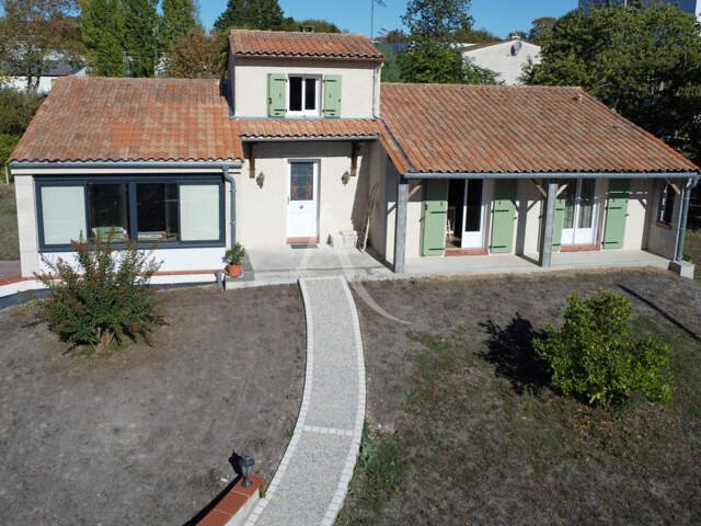 Maison Archiac 5 pièce(s) 139 m2 — photo du bien