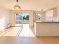 DRAGUIGNAN  T3 LUMINEUX AVEC TERRASSE, PISCINE & PARKING COUVERT — photo 2