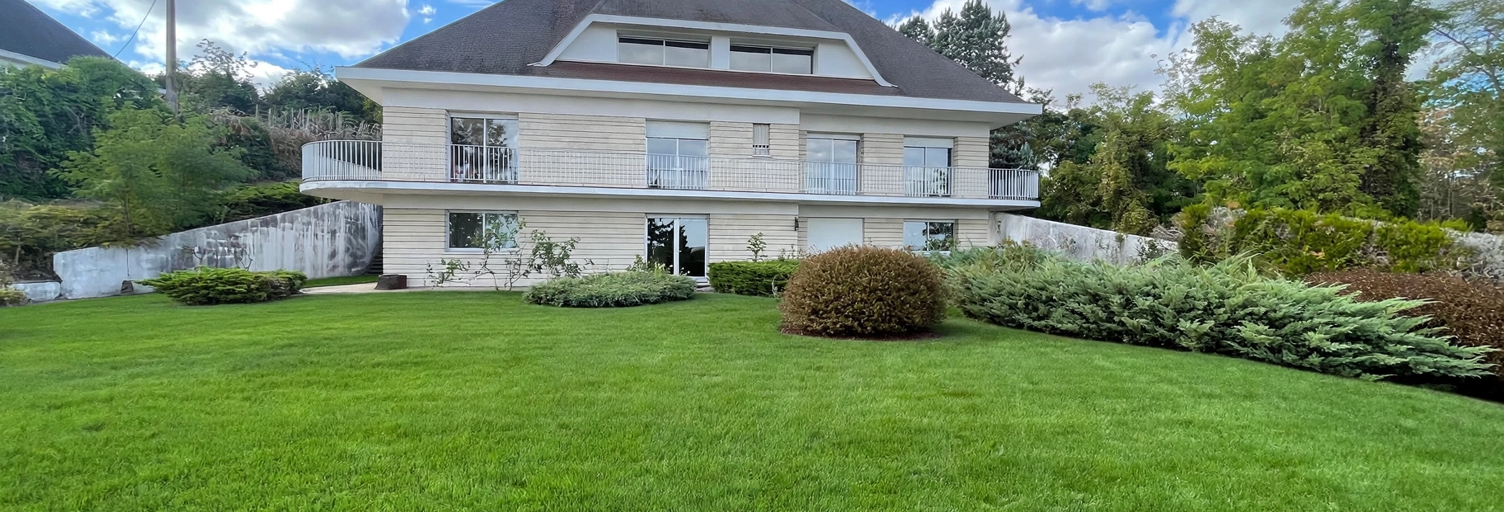 Maison 13 Pièces 370 m² à vendre à Paron (89100)