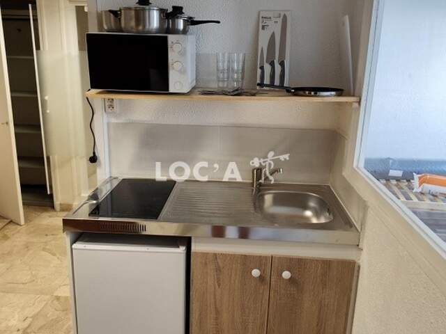 GRATTE CIEL F2 meublé, chauffage collectif compris — photo du bien