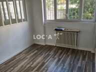 GRATTE CIEL F2 meublé, chauffage collectif compris — photo 2