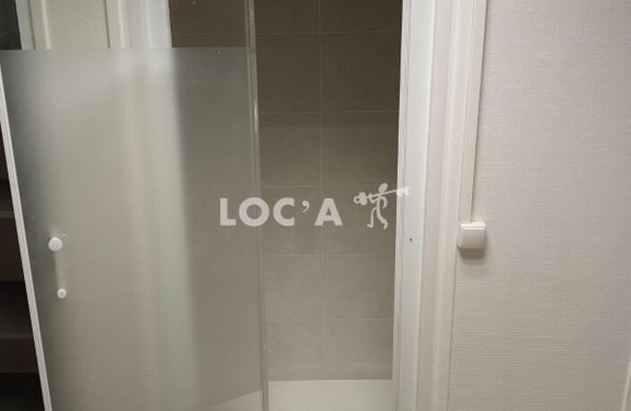 Location appartement 2 pièces 40 m² à Villeurbanne (69100) — photo 3