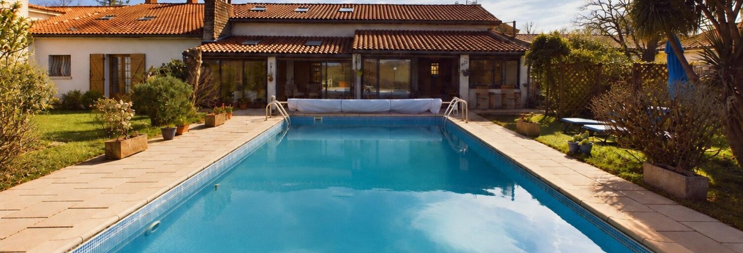 Maison 11 Pièces 300 m² à vendre à Semoussac (17150)
