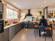 Maison familiale de plain-pied  130 m²  4 chambres  Terrain 705 m²  Garage indépendant — photo 3