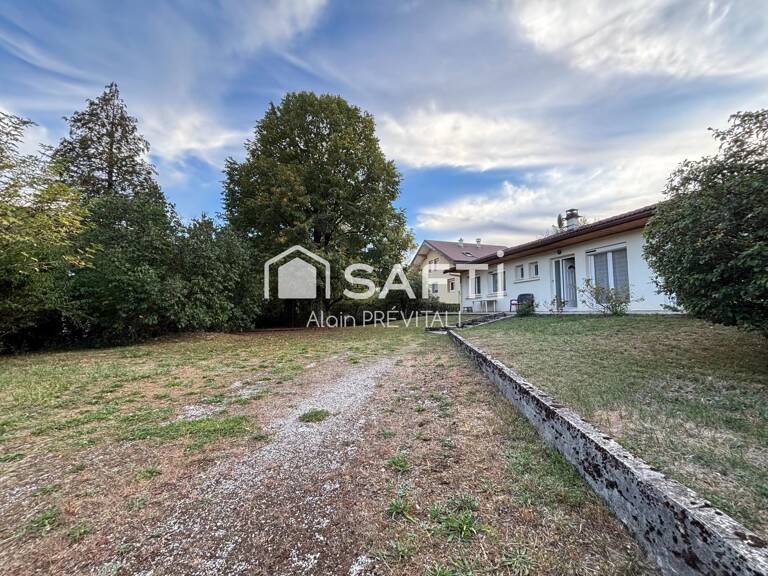 Maison idéalement située disposant d'un grand terrain plat et clôturé — photo 1