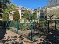 T2 avec balcon, parking et piscine  Chartrons — photo 3