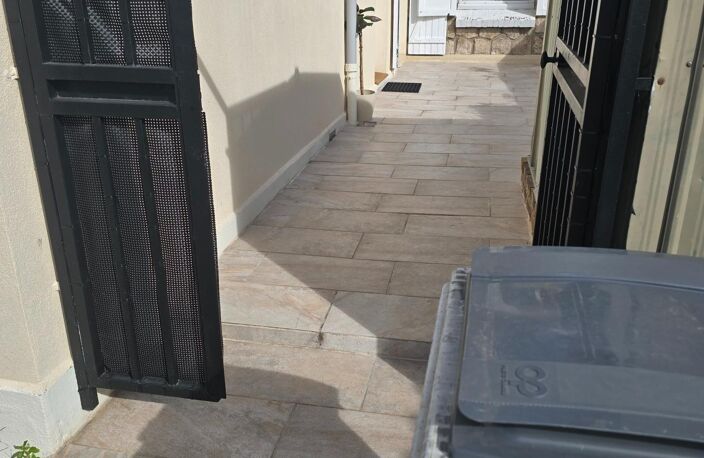 Joli appartement au rez de chaussée avec 22,5 m2 de terrasse privatif, une place de parking sécurisée, deux belles chambres, une salle d'eau et un W C — photo 4