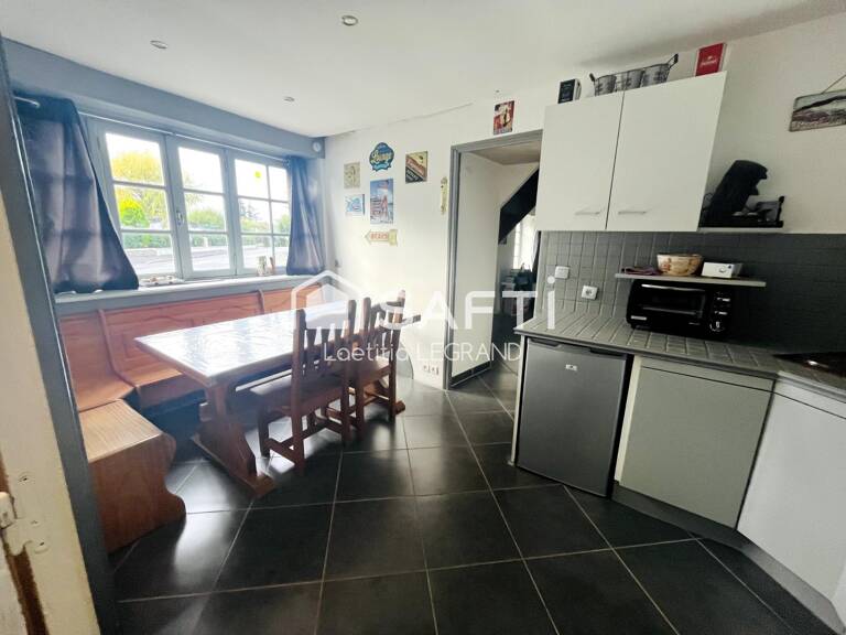 Maison en pierre dans joli bourg des Côtes d'Armor, entre Guingamp et Lannion — photo 1