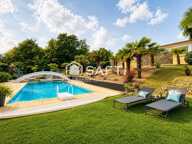 Maison avec piscine et superbe terrain paysager — photo 2