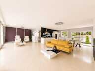 Maison avec piscine et superbe terrain paysager — photo 4