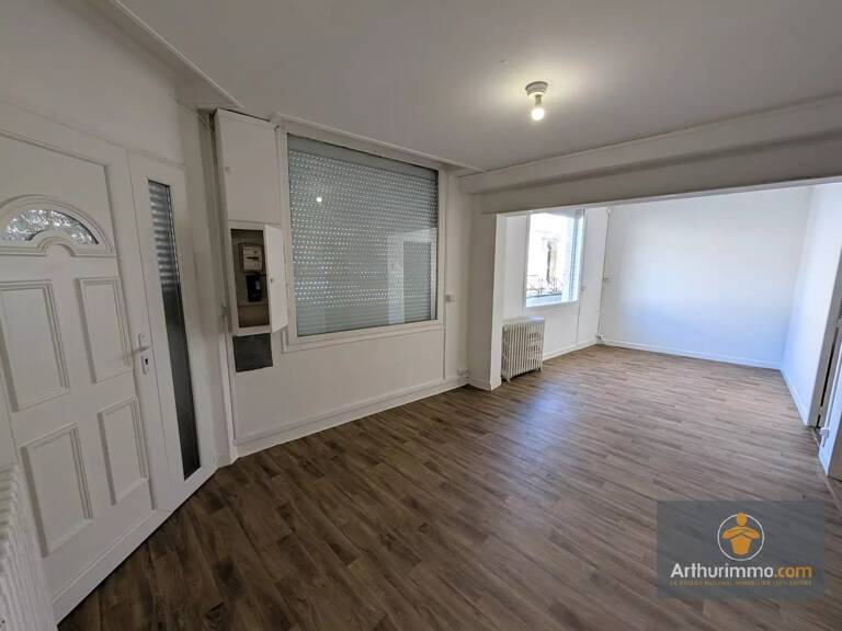 NOYON – APPARTEMENT EN REZ-DE-CHAUSSÉE + GARAGE – 58,83 M² — photo 1