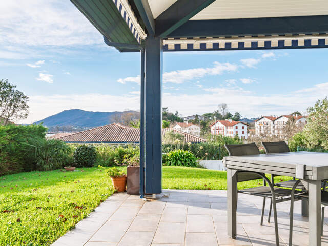 Maison de plain-pied avec jardin et vue montagnes à Hendaye — photo du bien