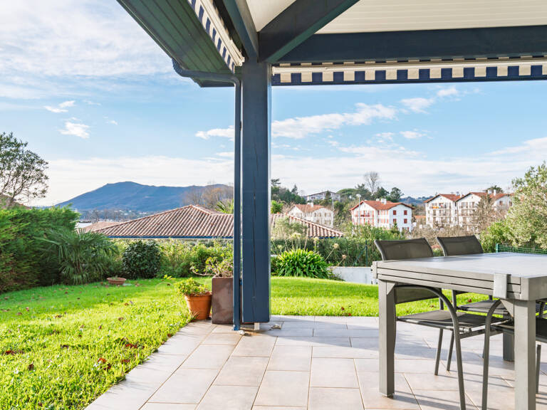 Maison de plain-pied avec jardin et vue montagnes à Hendaye — photo 1