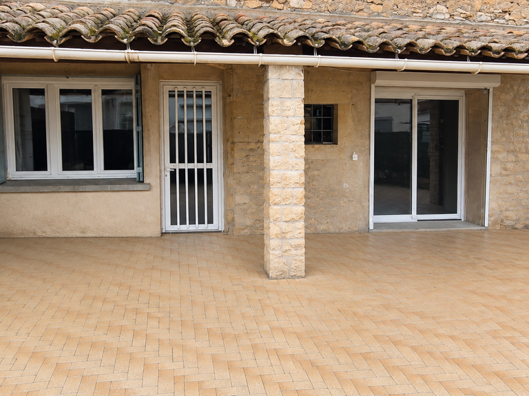 UCHAUD   MAISON DE VILLAGE ENTIÈREMENT RÉNOVÉE   117 M2   3 — photo 1