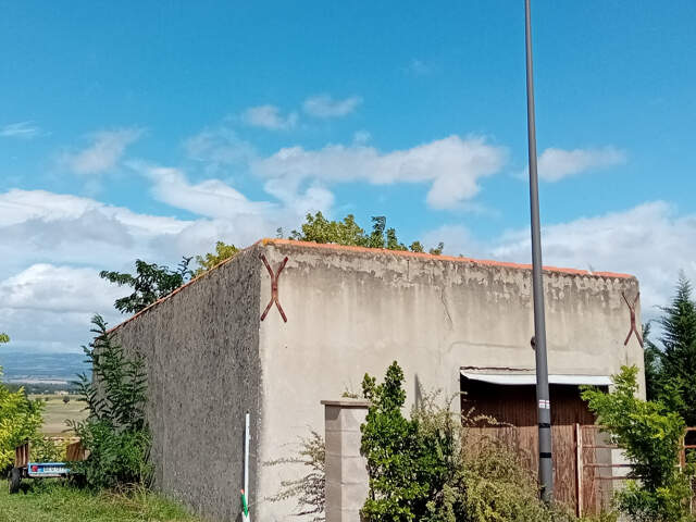 Remise sur une parcelle d'env. 345m2 à 8 km de Bram — photo du bien