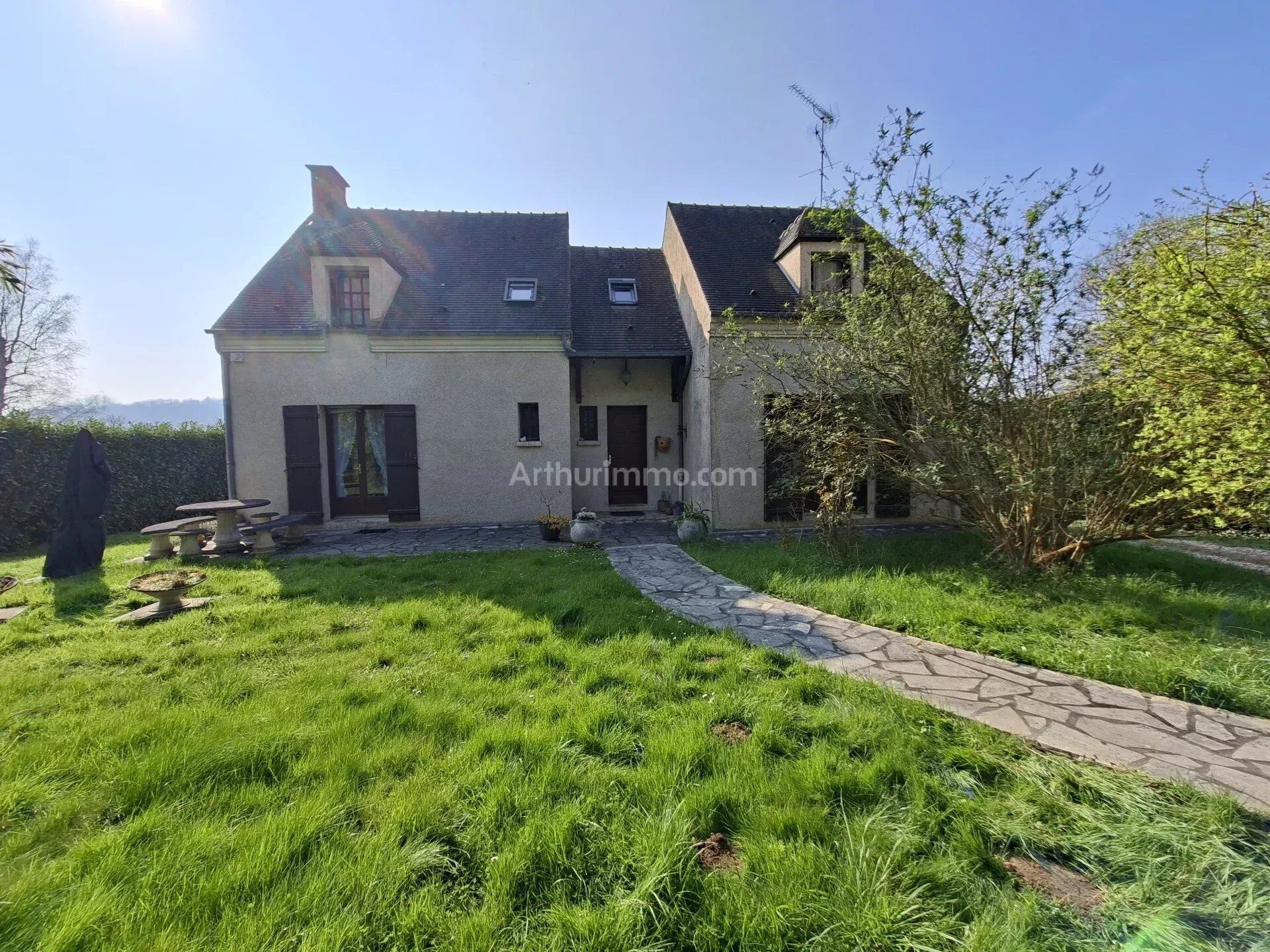 Maison 7 pièces 165 m² · à Magny-en-Vexin · 165 m² · 451 500 €