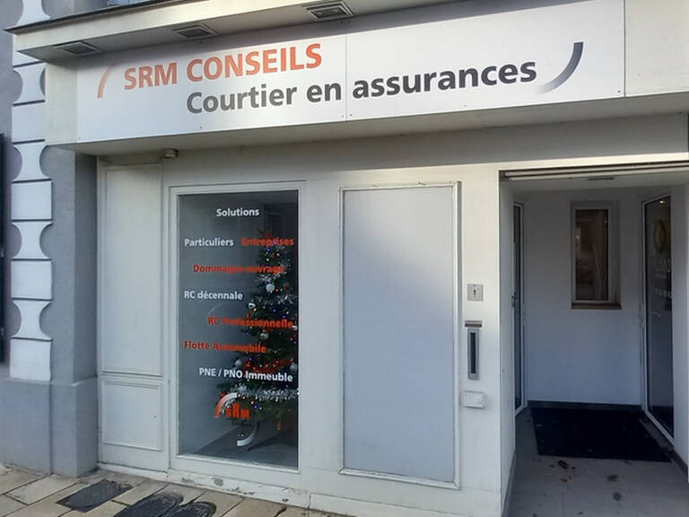 DEPT Yvelines (78) Thoiry + A louer local commercial — photo 1