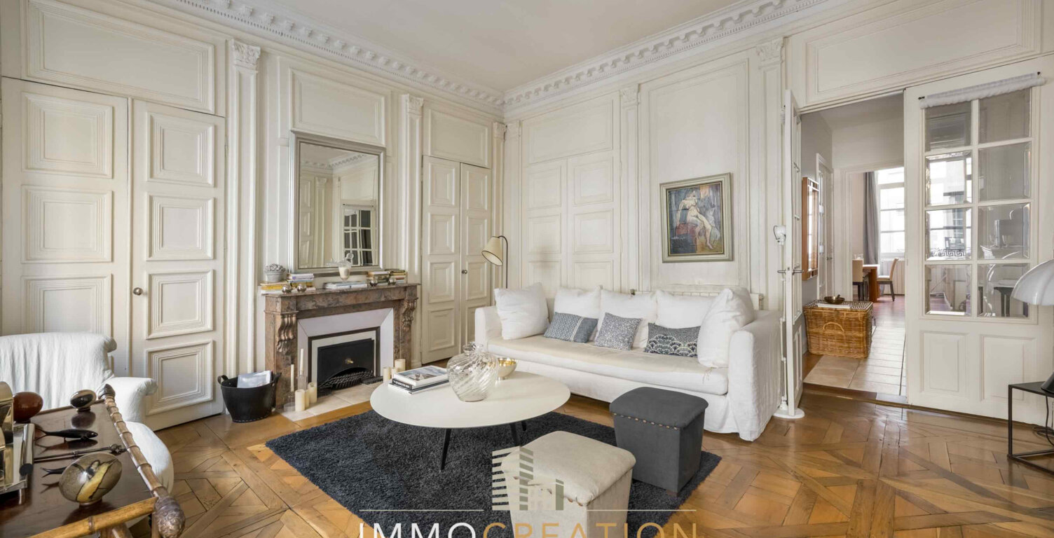 COEUR AINAY   Prestigieux et chaleureux appartement de 5 pièc — photo 1
