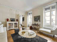 COEUR AINAY   Prestigieux et chaleureux appartement de 5 pièc — photo 2