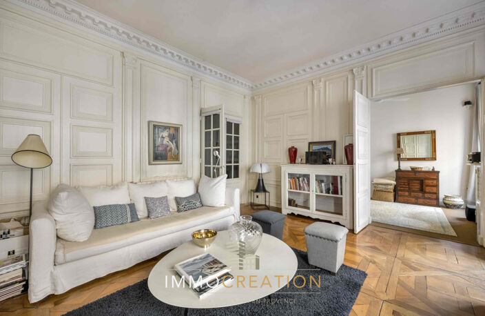 COEUR AINAY   Prestigieux et chaleureux appartement de 5 pièc — photo 3