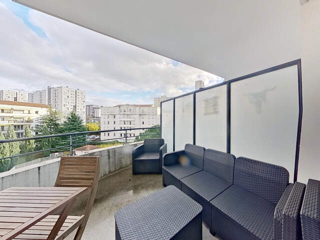 TASSIN LOCATION MEUBLEE APPARTEMENT TYPE 3 AVEC TERRASSE 5M2 — photo du bien