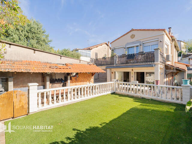 IDÉAL DEUX FAMILLES OU INVESTISSEUR - RARE À LA VENTE - DEUX HABITATIONS TOTALEMENT INDÉPENDANTES - TERRAIN 397 M² -GARAGE - STUDIO INDÉPENDANT - MARSEILLE 13012 — photo du bien