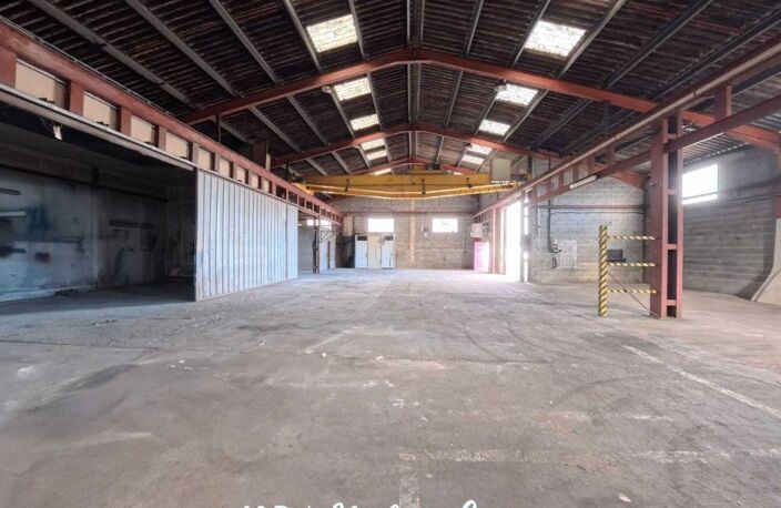 Vente Local d'activités 702 m&sup2; — photo 2