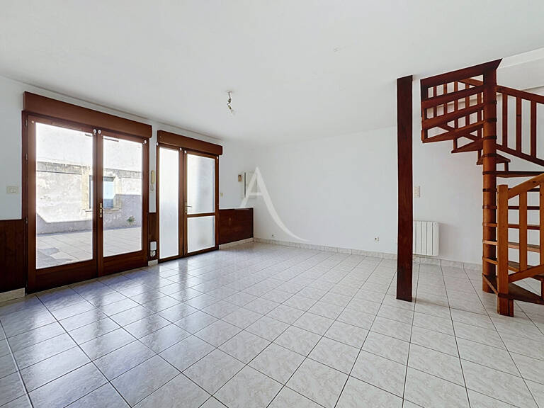 APPARTEMENT DUPLEX  2 CHAMBRES CHATEAU GONTIER — photo 1