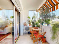 NICE - FLEURS / FRÉDÉRIC PASSY : JOLI 2 PIÈCES TRAVERSANT AVEC BALCONS — photo 2