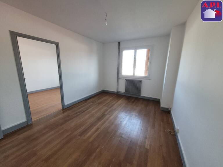 APPARTEMENT AVEC GARAGE - PROVISION SUR CHARGES COMPRENANT LE CHAUFFAGE — photo 1