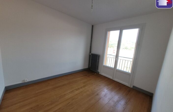 APPARTEMENT AVEC GARAGE - PROVISION SUR CHARGES COMPRENANT LE CHAUFFAGE — photo 3