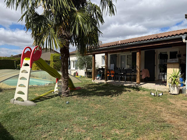 Pavillon T4 avec piscine -Jaunay Marigny — photo du bien