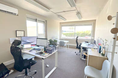 Bureau 2 pièces 630 €