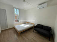 T1 BIS MEUBLE CENTRE- VILLE DE BEAUMES DE VENISE — photo 4