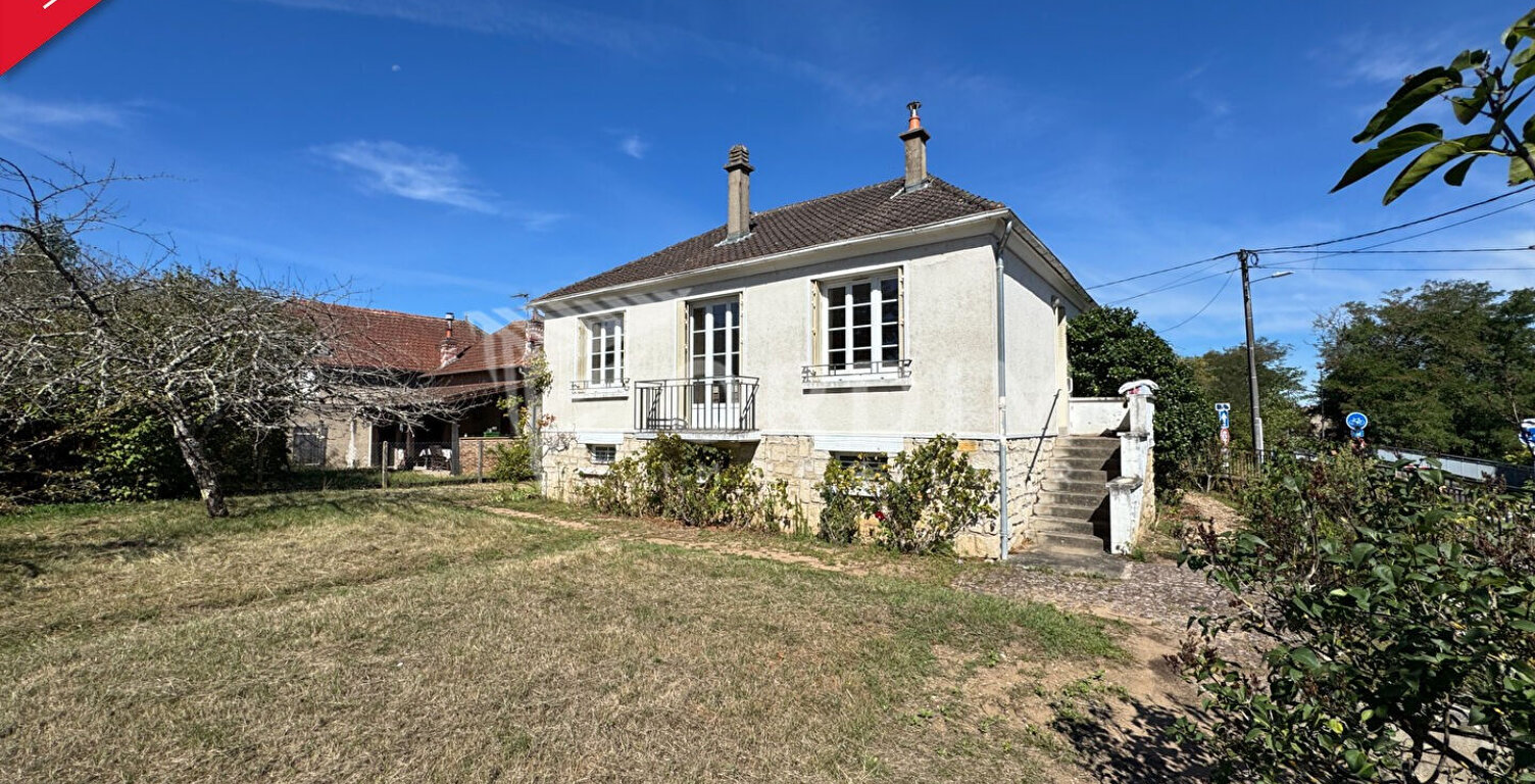 PROCHE COEUR DE VILLE, pavillon deux chambres sur son terrain de 884 m². — photo 1