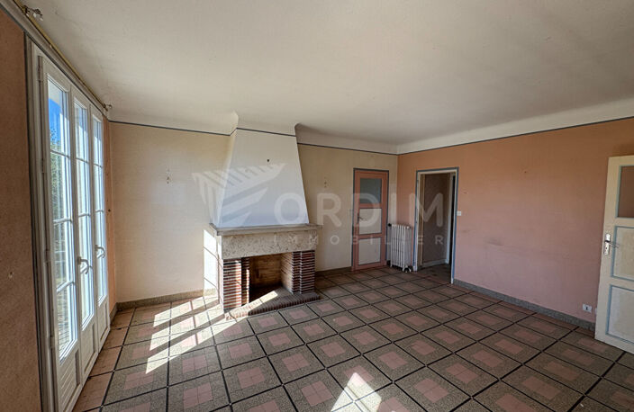 PROCHE COEUR DE VILLE, pavillon deux chambres sur son terrain de 884 m². — photo 5