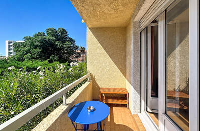 FREJUS PLAGE - Studio rénové - terrasse sud - parking et cave — photo du bien