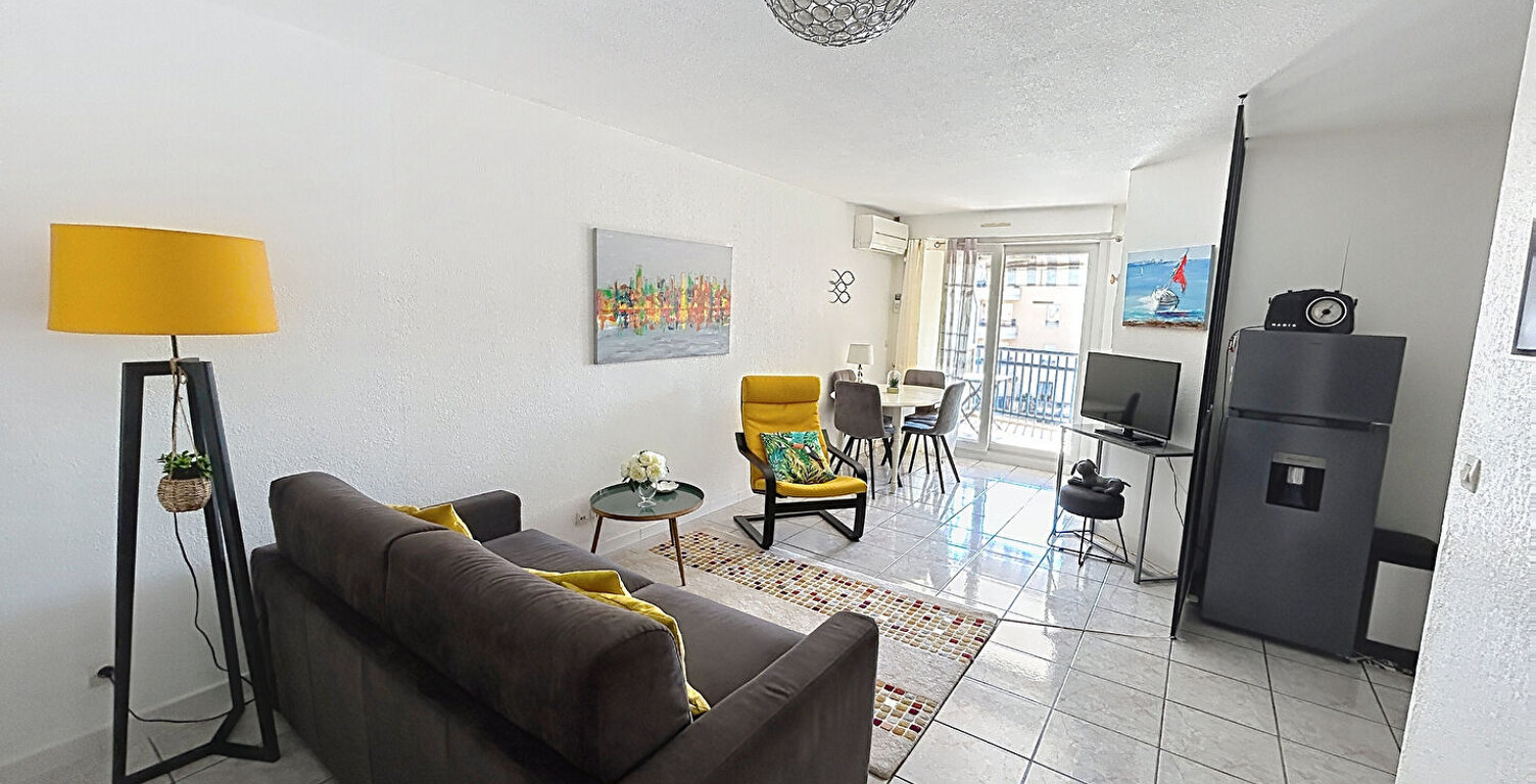 port fréjus, T2, terrasse et garage — photo 1