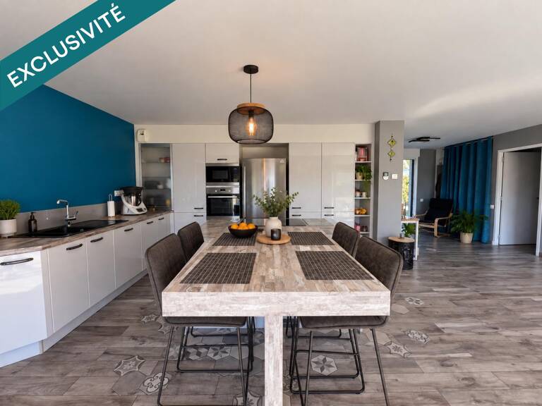 Maison contemporaine de plain-pied  147 m²  Pipriac — photo 1
