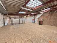 Local professionnel 500m2 sur 2 niveaux — photo 3