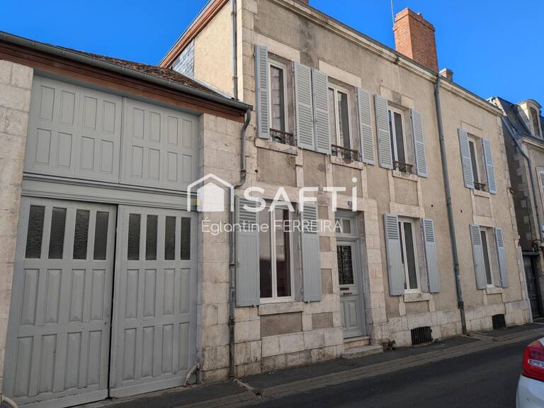 ISSOUDUN, HYPER CENTRE, MAISON DE CARACTÈRE DE 205 M², 5 CHAMBRES, GRAND GARAGE ET COUR FERMÉE — photo 1