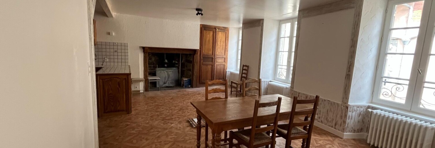 Maison 7 Pièces 105 m² à vendre à Mauriac (15200)