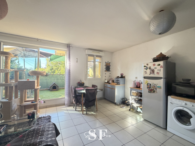 AGEN - APPARTEMENT T2 VENDU LOUE AVEC TERRASSE ET PARKING — photo du bien