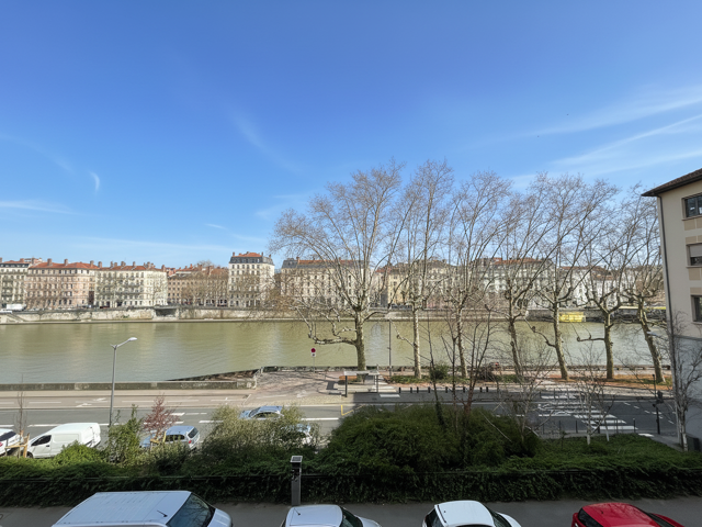 Appartement T4 de 94 m2, quai de Saône, Lyon 5 — photo du bien