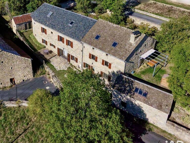 Vente Maison/villa 9 pièces — photo 1