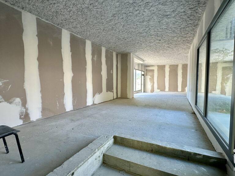 Vente Surface diverse 87 m&sup2; — photo 1