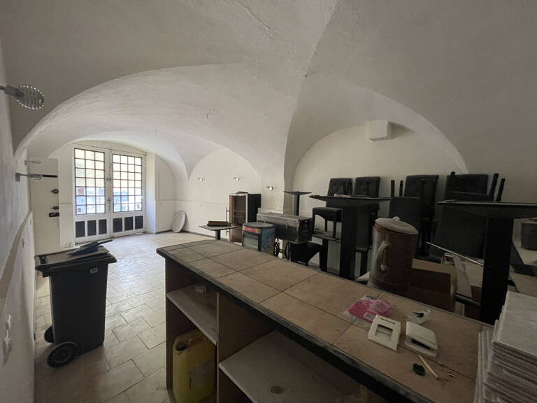 LOCAL COMMERCIAL — photo 1