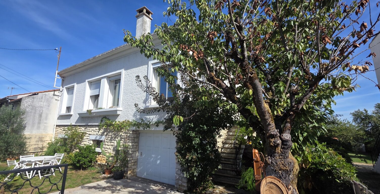 Poitiers Ouest : Maison renovée de 155m²hab. 6 ch . — photo 1