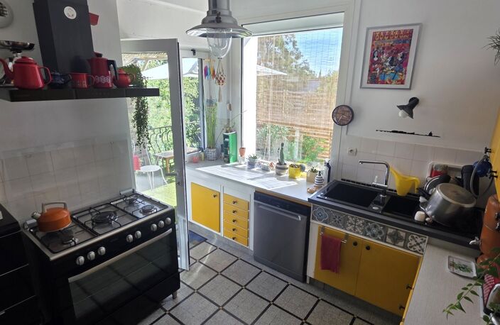 Poitiers Ouest : Maison renovée de 155m²hab. 6 ch . — photo 3