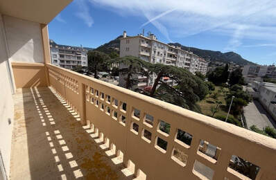 EXCLUSIVITE / TOULON - Faux T4 de 58,60 m2 + balcon + cellier + cave — photo du bien